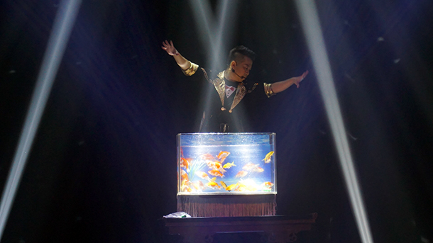 IONG'S MAGIC SHOW