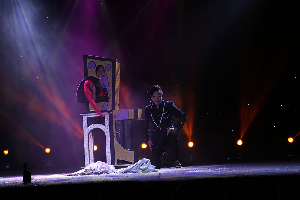 IONG'S MAGIC SHOW