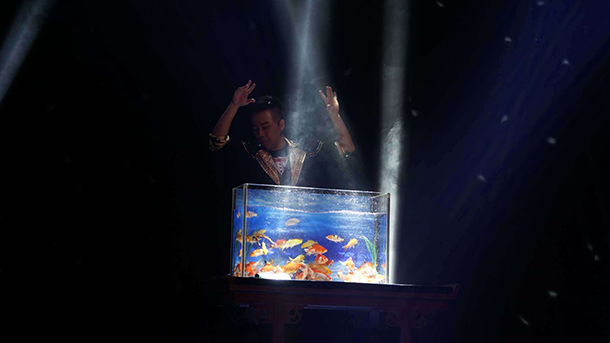 IONG'S MAGIC SHOW